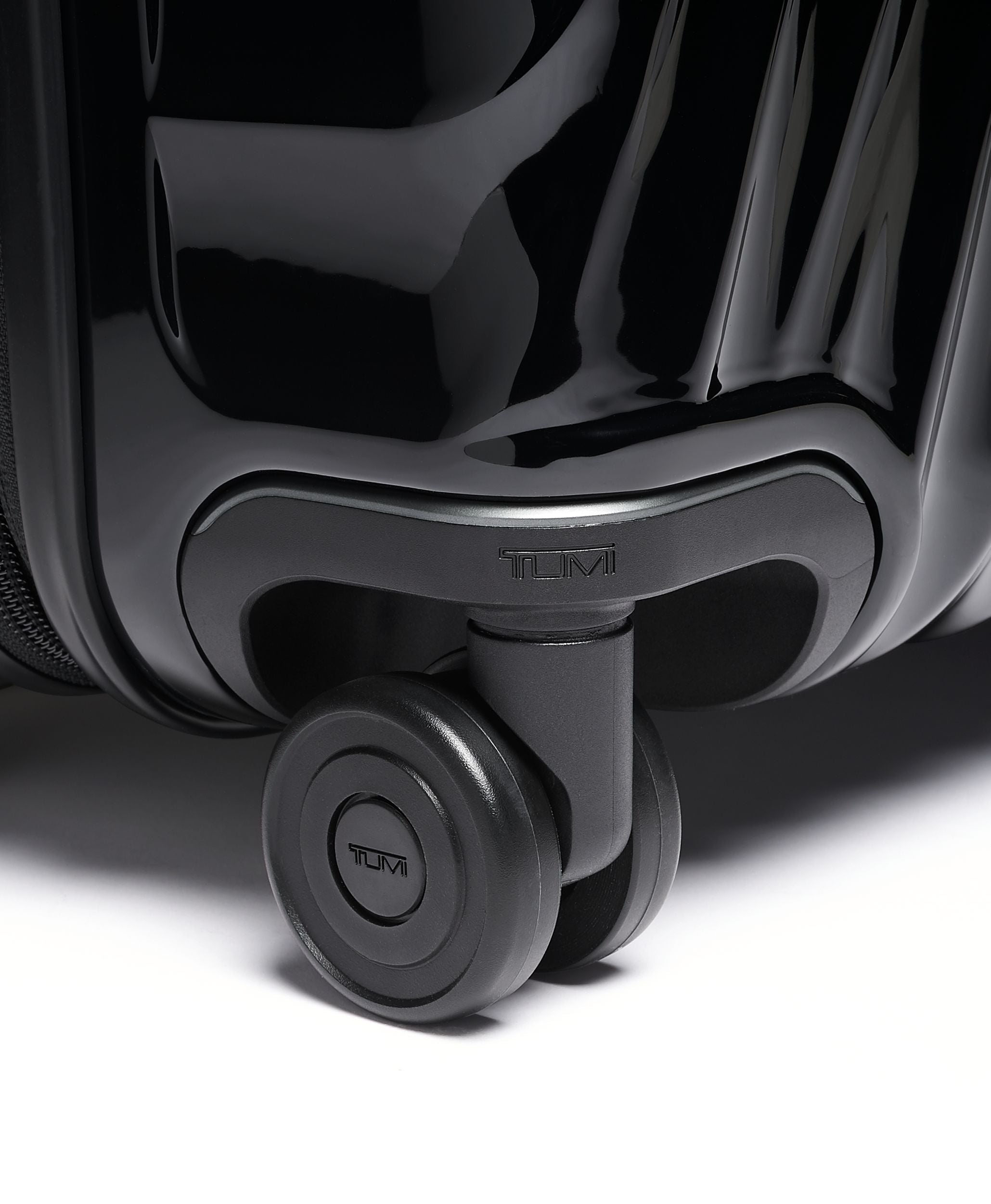 TUMI Short Trip Expandable 4 Wheeled Packing Case